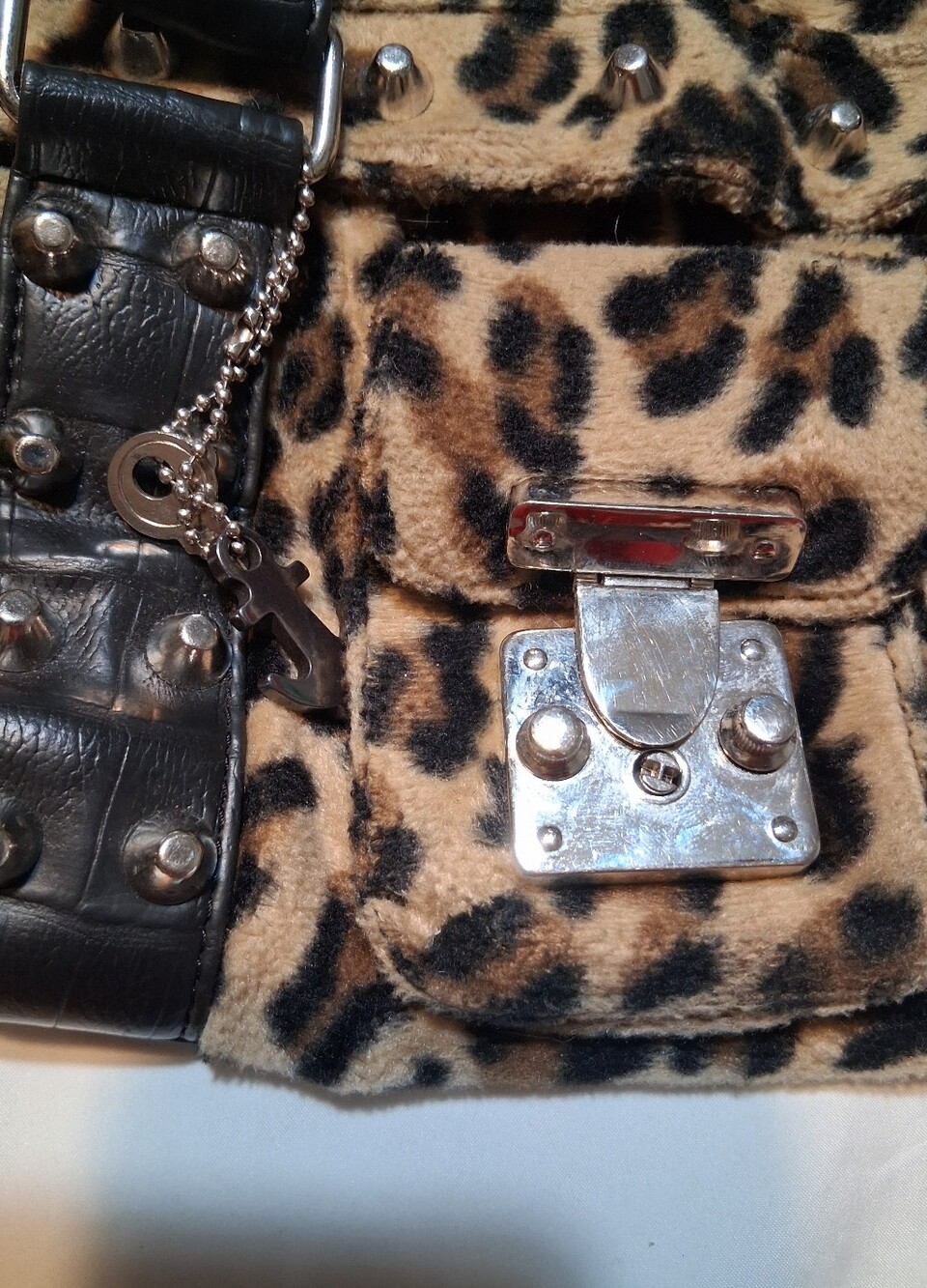 Lux de Ville Leopard Faux Fur Stud Satchel Spikes Key Charm Punk Rockabilly Bag - Picture 4 of 17